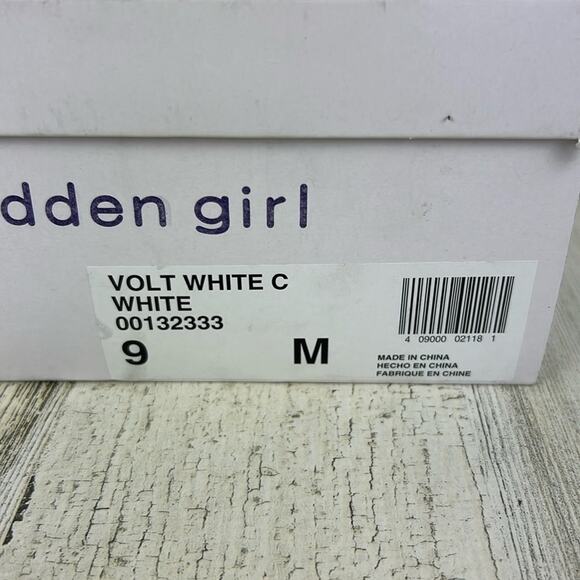 Madden Girl Volt womens size 9 M white faux leather buckle strappy sandals new - Picture 9 of 10